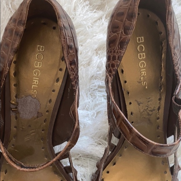 BCBGirls peep toe heels alligator like skin - Picture 3 of 9
